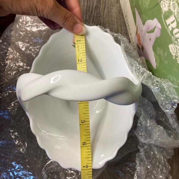 NIB Porcelain Basket Rose Print - Picture 9 of 14